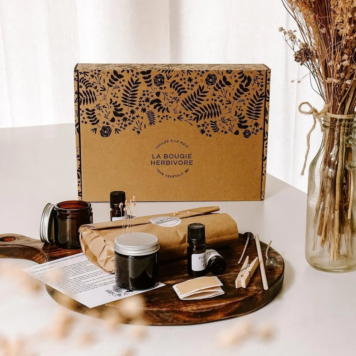 Kit DIY pour créer des bougies artisanales à faire soi-même avec des ingrédients éco-responsables et naturels.