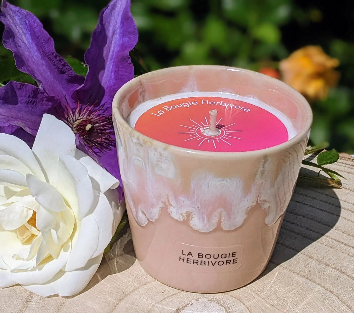 Bougie Parfumée Hibiscus - Pot en Grès Rose Pâle - La Bougie Herbivore  BOUGIE_40H-PGHB 35.00 EUR