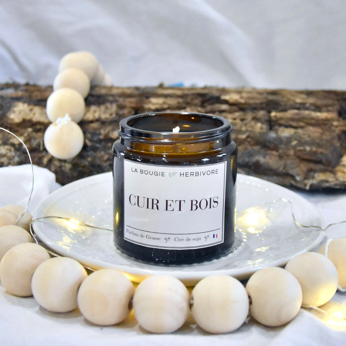 Bougie parfumée Cuir et bois fraîcheur pétillante à la cire végétale de soja 90g