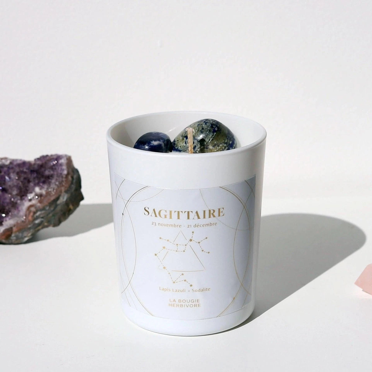 Bougie astro Sagittaire avec pierres naturelles dans un pot élégant, parfait pour les amoureux de l'astrologie