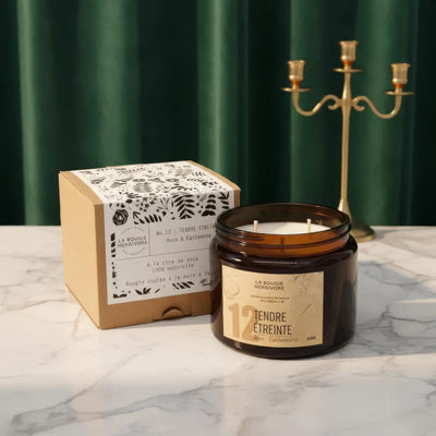 Bougie rose cardamome en verre avec trois mèches et emballage en carton naturel - 400G