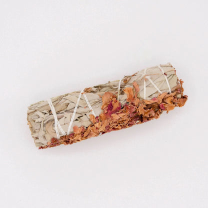 Fagot sauge blanche et rose de La Bougie Herbivore pour purification et bien-être