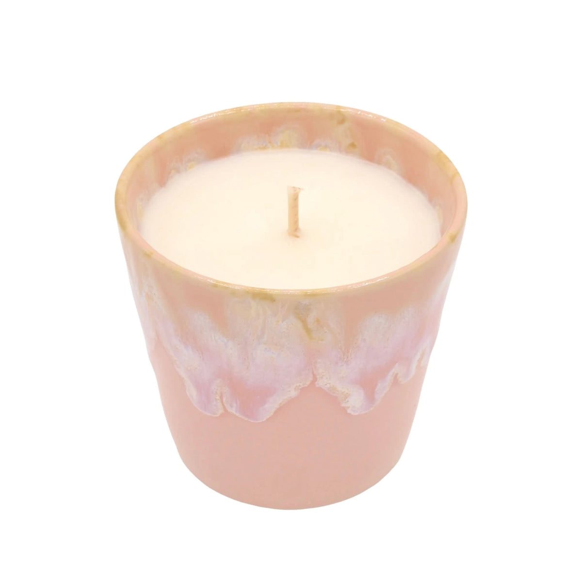 Bougie parfumée hibiscus dans un récipient rose, parfaite pour créer une ambiance relaxante