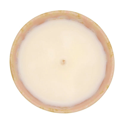 Bougie parfumée hibiscus dans un pot élégant, idéale pour une ambiance parfumée et relaxante.
