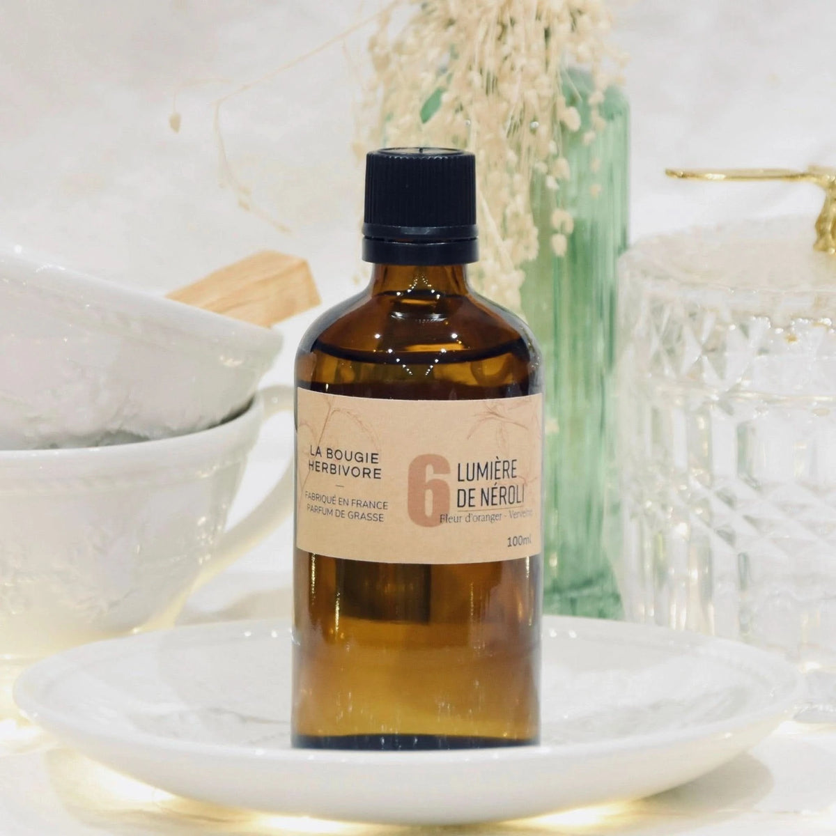 Diffuseur de parfum néroli de La Bougie Herbivore en flacon de 100 ml, idéal pour un parfumage délicat