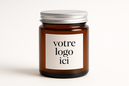 le message "votre logo ici" Pot en verre ambré 140g avec couvercle aluminium à visser, 6.4 cm (D) x 8.2 cm (H).